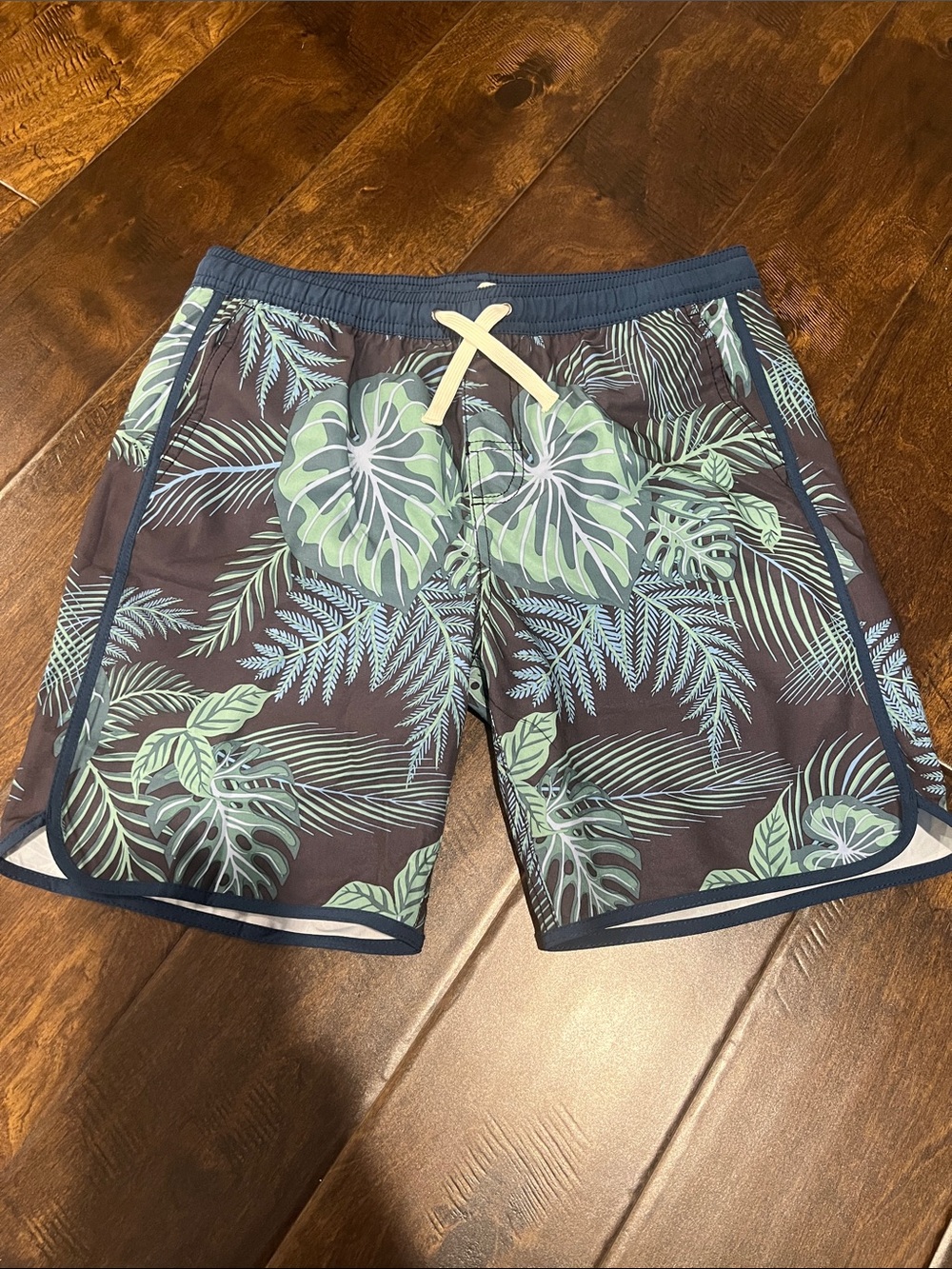 EUC Kids Fair Harbor Navy Evergreen Anchor Swim Trunks 6 Inch Inseam Size YXL
